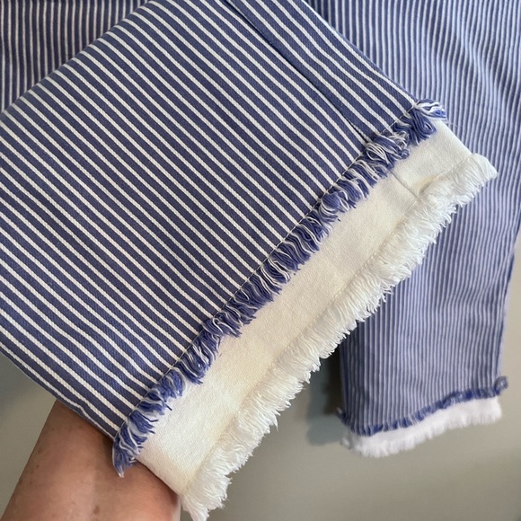 RUBY RD | 8 | Crop with Frayed Hem - Picture 2 of 12